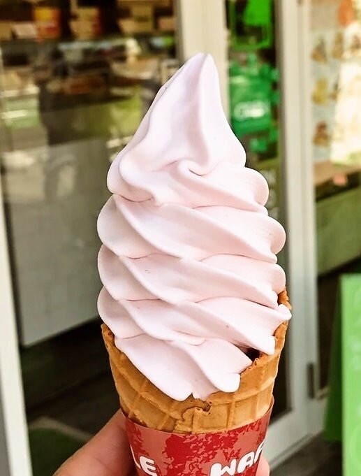 札幌の森のソフトクリーム限定フレーバー『いちごみるく』
