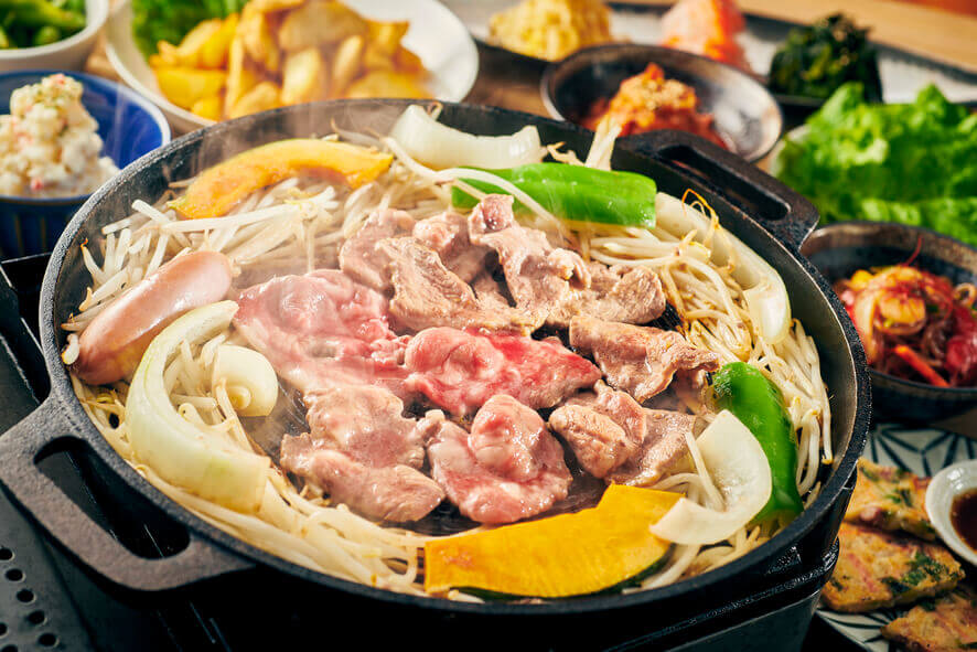札幌PIVOT(ピヴォ)の『The Resort Korean BBQ 2022』-ジンギスカン2種食べくらべ