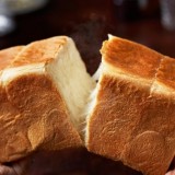 高級食パン専門店「嵜本(さきもと)」の食パン