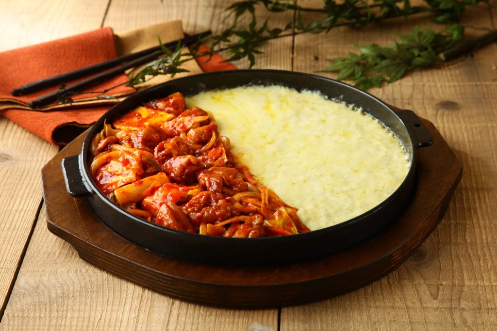 韓国家庭料理 でりかおんどるの『チーズタッカルビ (大) 2〜3人前、冷凍』
