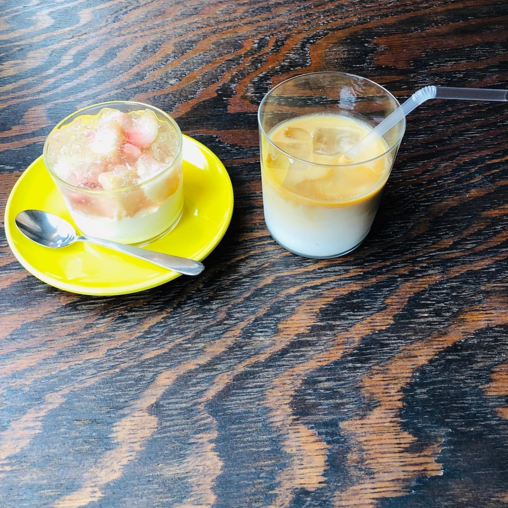 ミキオコーヒー(仮)の桃のブランマンジェとコーヒー