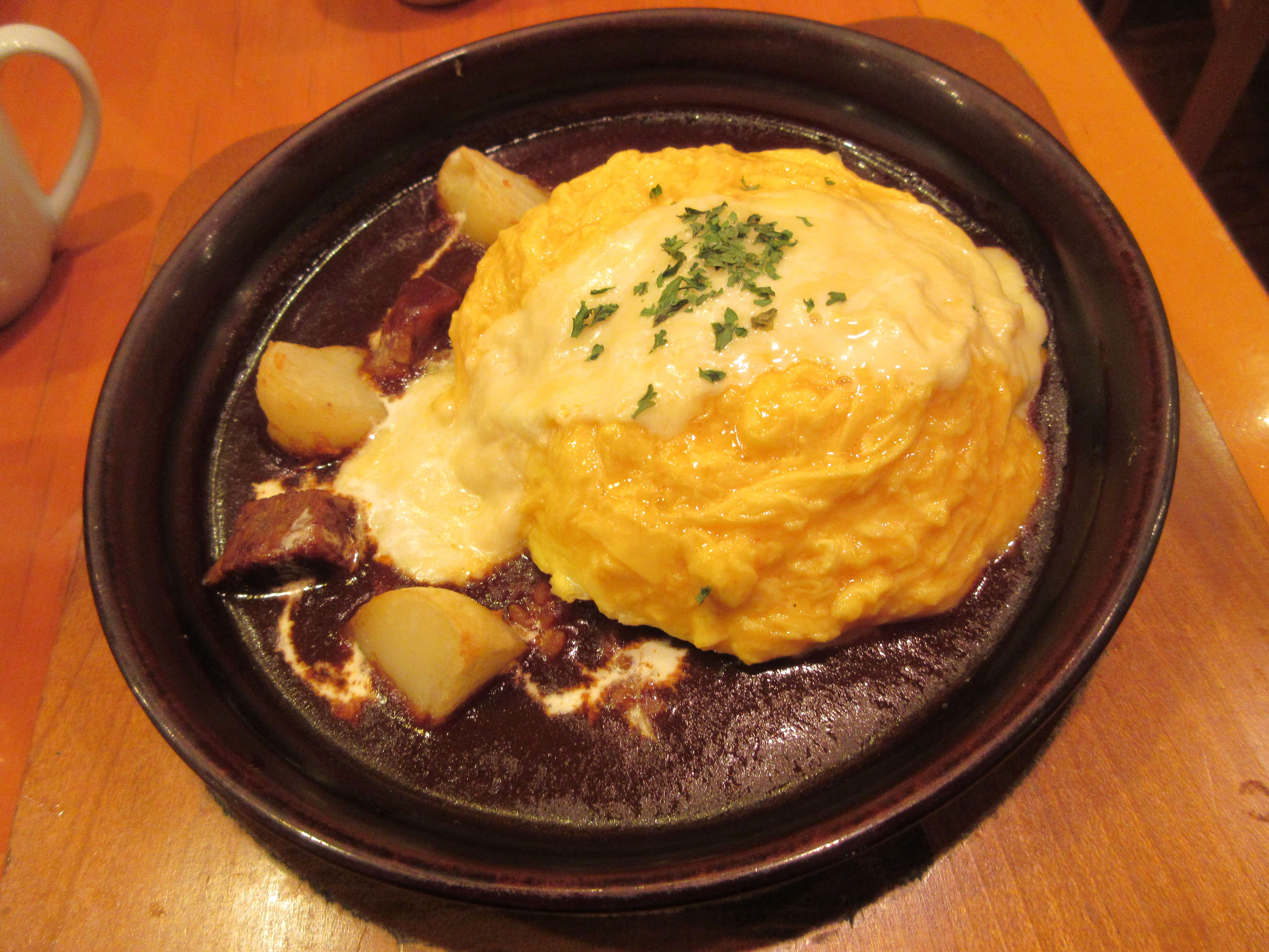 卵と私 札幌アピア店の『とろ〜りチーズのビーフシチューオムライスドリア』
