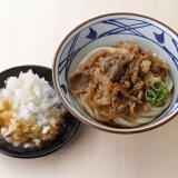 丸亀製麺にて342万杯売れた歴代冷やしうどん一番人気の『鬼おろし肉ぶっかけ』が期間限定で提供開始！