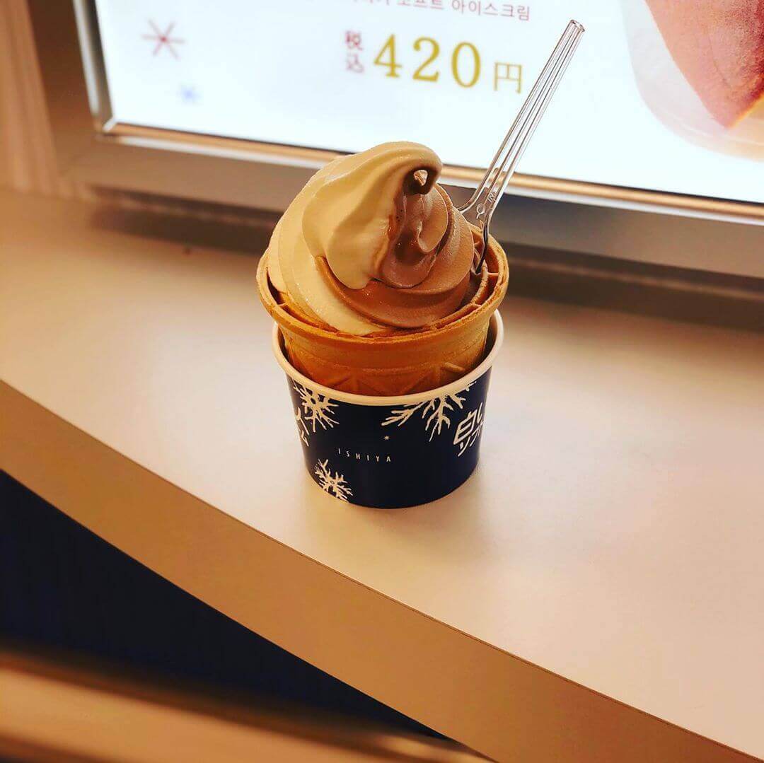サザエ×ISHIYA サザエ十勝大名 ソフトクリーム店『白い恋人ソフトクリーム』