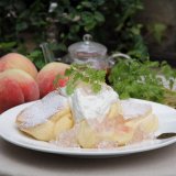 大通にあるパンケーキ専門店 幸せのパンケーキから『国産白桃のローズヒップピーチパンケーキ』が8月6日(木)より発売！
