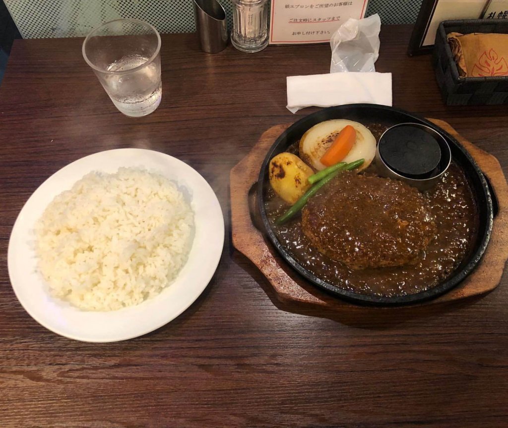 札幌 牛亭の『200gハンバーグステーキ』