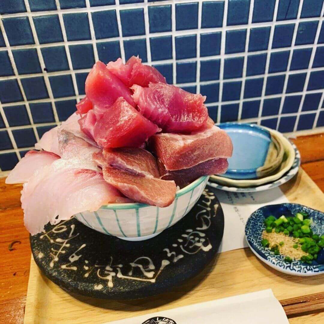 マグロパーラー 札幌つなぐ横丁にシハチ鮮魚店直営の マグロ専門店 がオープン マグロ丼に海鮮丼も提供っ 札幌リスト