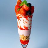 創成川イーストのサッポロスイーツガーデン パロムから苺をふんだんに使用したパフェが発売！