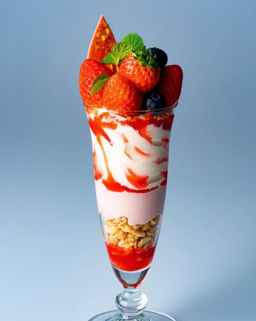 創成川イーストのサッポロスイーツガーデン パロムから苺をふんだんに使用したパフェが発売!