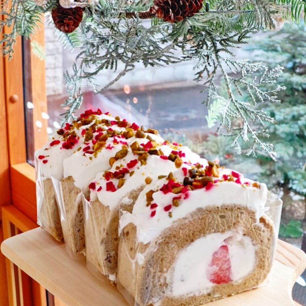 南19西16にあるジェラート＆ベイクホワイトから『Xmasロールケーキ』が発売！