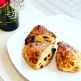 南19西16にある「ジェラート＆ベイクホワイト」から新作スコーン『ラムレーズン』が発売！