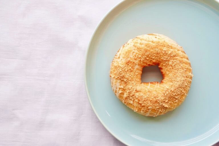 札幌三越にあるふわもち邸 まちなか店から1月限定『ピスタチオチーズタルト ドーナツ』が発売！