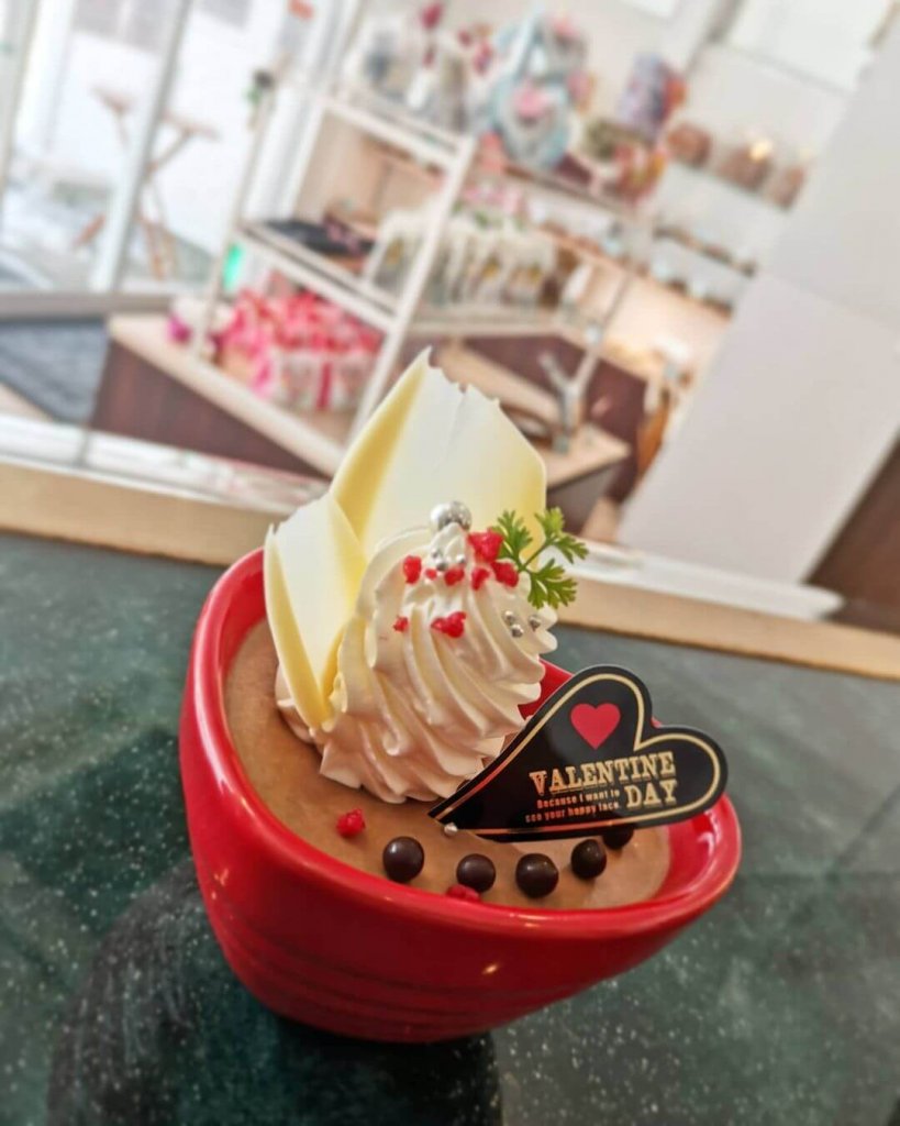 南郷18丁目にあるパティスリー・ラネージュから『クレームショコラ』が発売！