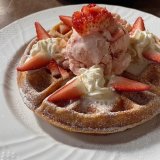 豊平区にあるサッポロ珈琲館 月寒店から季節限定『桜といちごのワッフル』が発売！