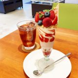 創成川イーストにあるサッポロスイーツガーデン パロムが『苺のパフェ』をお試し価格 980円で提供！