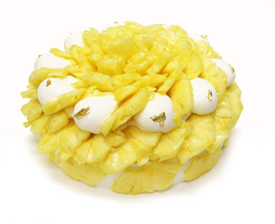カフェコムサの『台湾産パイナップル「金讃(きんさん)」のショートケーキ』