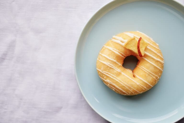 ふわもち邸にて6月限定『アップルフロマージュ ドーナツ』が発売！