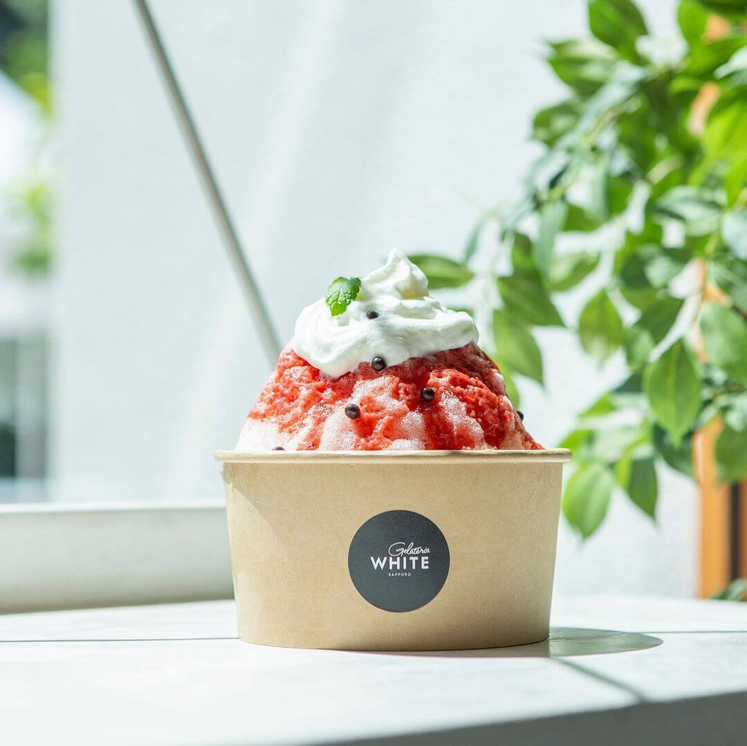 ジェラート＆ベイクホワイトのかき氷『いちご&練乳エスプーマ』