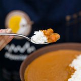 アルペンアウトドアーズフラッグシップストア札幌発寒店にて「カレーハウスCoCo壱番屋」とコラボした『マイキャンプカレー』が7月1日(木)より発売！