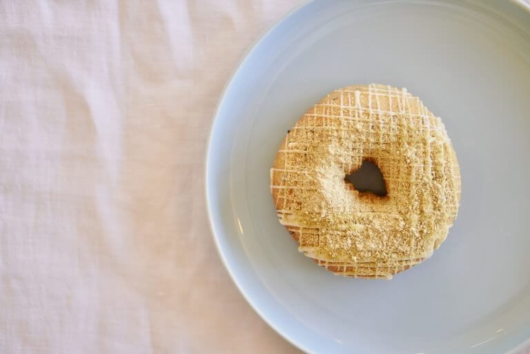 ふわもち邸本店・ふわもちさん。にて8月限定『きなこのもちもちあんクリーム ドーナツ』が発売!