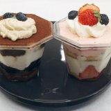 西区八軒にあるマスカットボアから食べ応えも十分な『ミニパフェ(ベリーベリーチーズ・コーヒーティラミス)』が7月1日(木)より期間限定で発売！