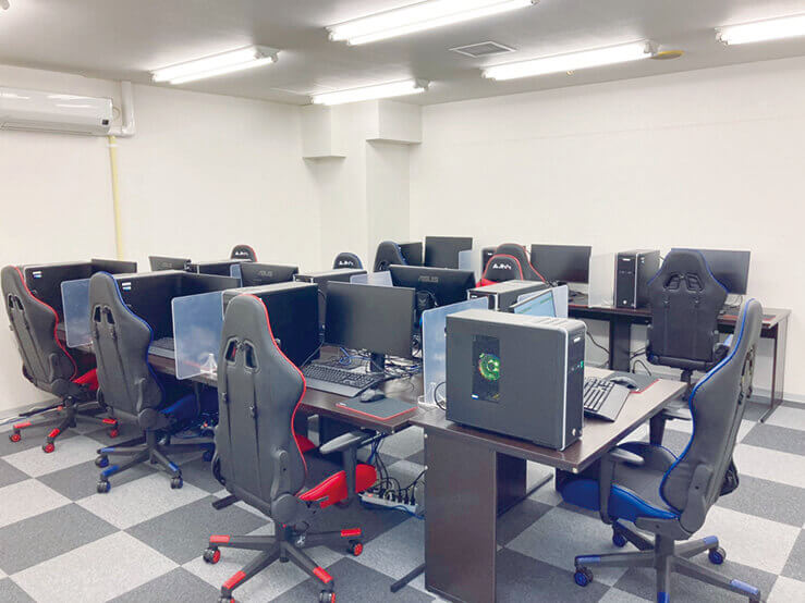 放課後等デイサービスUPLE123の新事業所『esp28』-パソコン室の設備