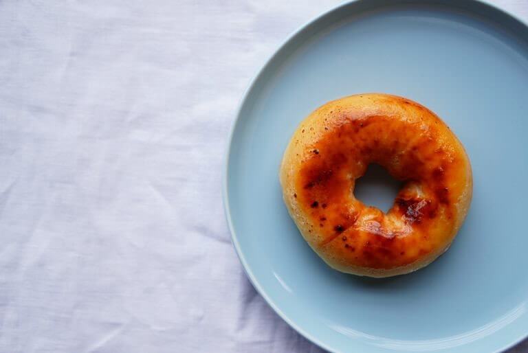 ふわもち邸 まちなか店から11月限定『レアチーズブリュレ　ドーナツ』が発売！