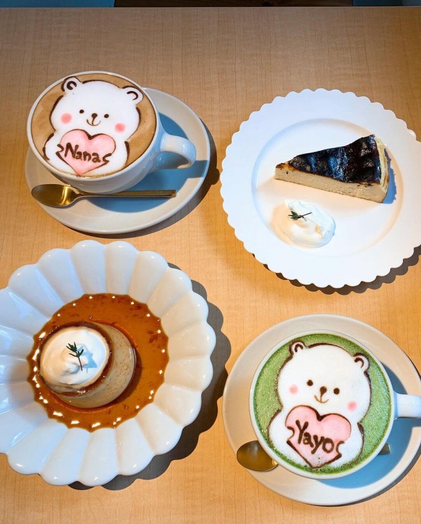 ヌヌースカフェの『プリン』『バスクチーズケーキ』『カフェラテ』『抹茶ラテ』