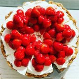 南19西16にあるジェラート＆ベイクホワイトから『練乳いちごパイ』が発売！