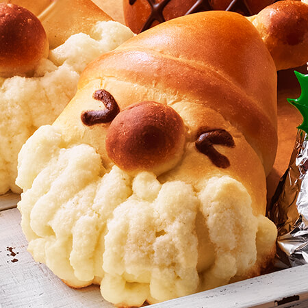 ロイズのクリスマス限定パン2021『サンタパン』