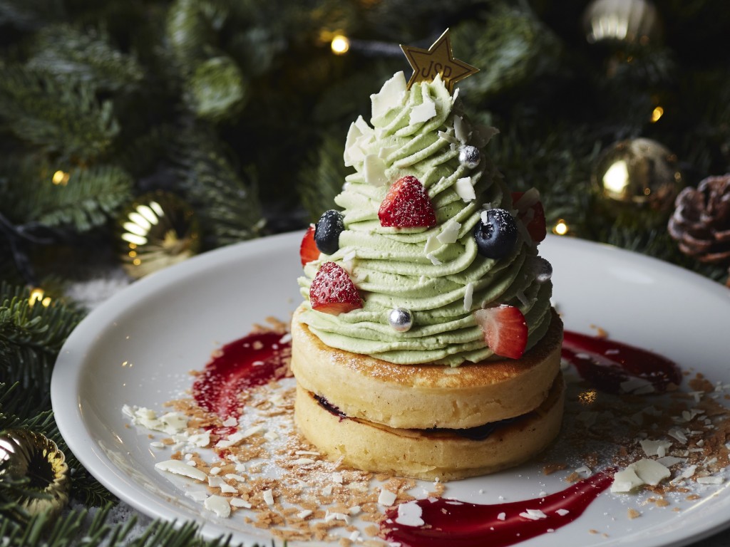 J.S. PANCAKE CAFEの『～札幌店から贈るクリスマス～ピスタチオベリーのツリーパンケーキ』
