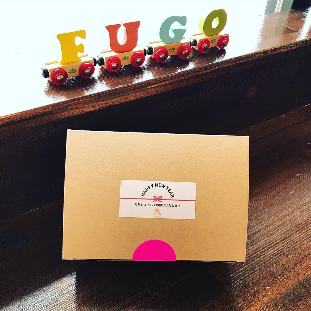 CAFE FUGOの『お正月あんバターワッフルセット』-お正月箱