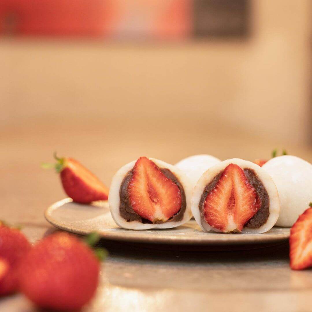 果実大福とフルーツサンドの『いちご大福(チョコ餡)』