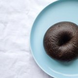 ふわもち邸各店にて12月限定ベーグル『ザッハトルテ ベーグル』が発売！