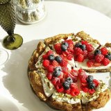 南19西16にあるジェラート＆ベイクホワイトから『ベリーとピスタチオのパイ』が発売！