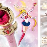 札幌パセオで開催するセーラームーンストアの出張店『Sailor Moon store -petit-』にて美少女戦士セーラームーンをモチーフとした「ネイルシャイナー」＆「ヘアーアイロン」が発売！