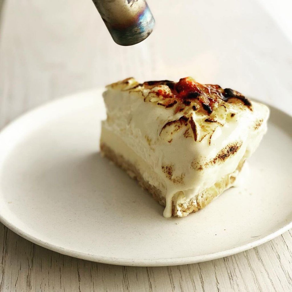 南19西16にあるジェラート＆ベイクホワイトからイートイン限定『炙りチーズケーキ』が発売！