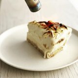 南19西16にあるジェラート＆ベイクホワイトからイートイン限定『炙りチーズケーキ』が発売！