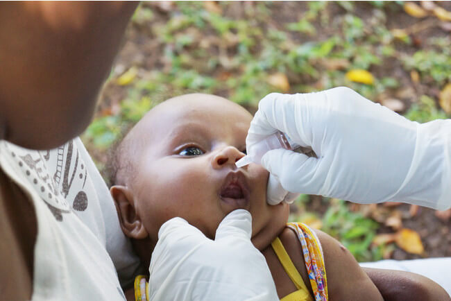 開発途上国の子どもたちへワクチン