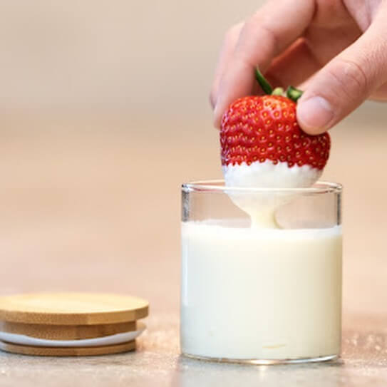 果実大福とフルーツサンドの『あまおうととちおとめのホワイトチョコディップ』