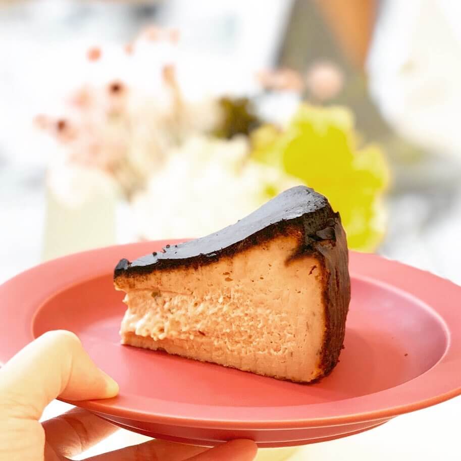 ジェラート＆ベイクホワイトの『桜のバスクチーズケーキ』