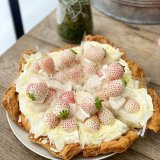 南19西16にあるジェラート&ベイクホワイトから『白いちごの練乳パイ』が発売！