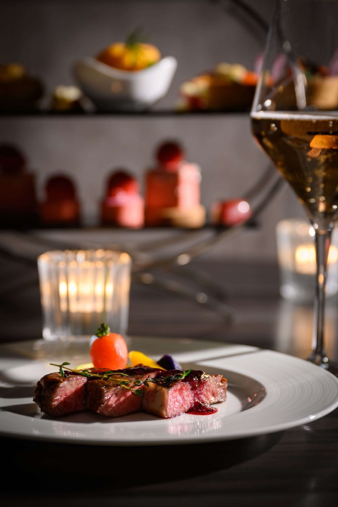 ANAクラウンプラザホテル札幌の『ロマンティックディナー“TRISTAR”(トライスター)』-北海道産牛肉のステーキ