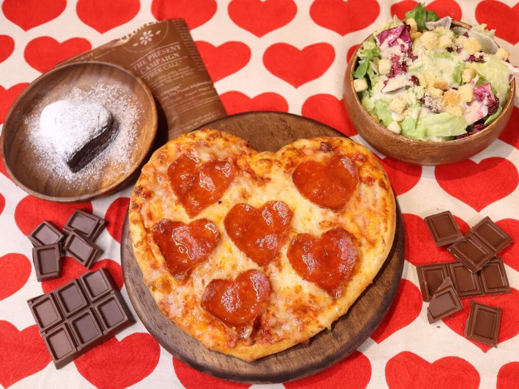 ドミノ・ピザの『バレンタインセット』
