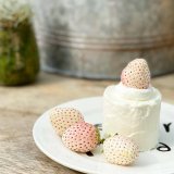 南19西16にあるジェラート＆ベイクホワイトが『天使の白いちごのショートケーキ』より発売！