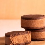 なめらかで軽い口どけのチョコレートバタークリーム＆ザクザククッキーの新食感『バターサンド Wチョコレート』が「ゴディバ 日本生命札幌ビル店」にて4月1日(金)より発売！