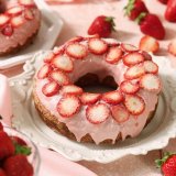 ベーカリー「ハートブレッドアンティーク」からアンティーク史上最大量のいちごを使用した『よくばり乙女のいちごチョコリング』が4月1日(金)より発売！