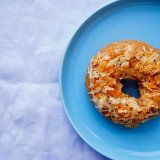 札幌三越にあるふわもち邸 まちなか店にて5月限定『ラムレーズン＆コーヒーパイ ドーナツ』が発売！