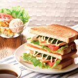 カフェ・ド・クリエにて爽やかな味わいの宮崎日南(にちなん)どり×大葉ソースのトーストサンド『トーストサンド 宮崎日南どりの大葉ソース』が5月25日(水)より発売！