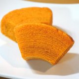 赤肉メロンの濃厚な甘みを楽しむ『北海道産メロンのしっとりバウムクーヘン』が5月16日(月)より発売！